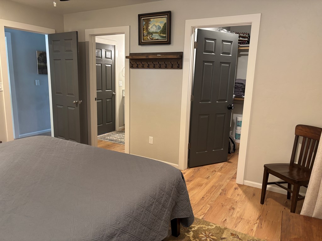 32 Shay Road Cascade, ID 83611 - Photo 21 of 40 Linens, furniture, decor is yours