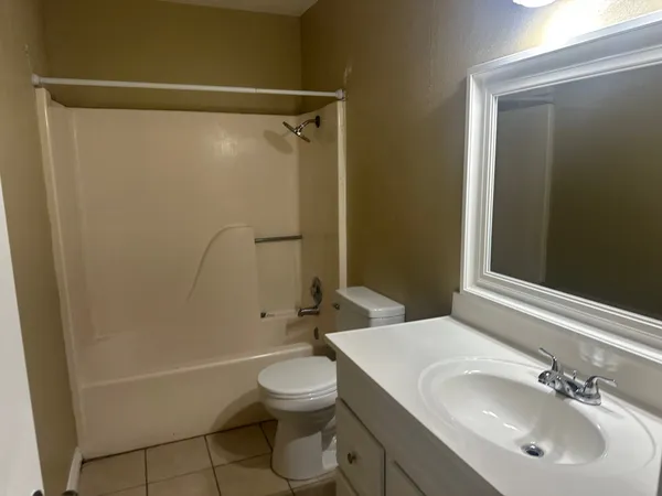 $1,000 | 300 Rice Street, Angleton, TX 77515