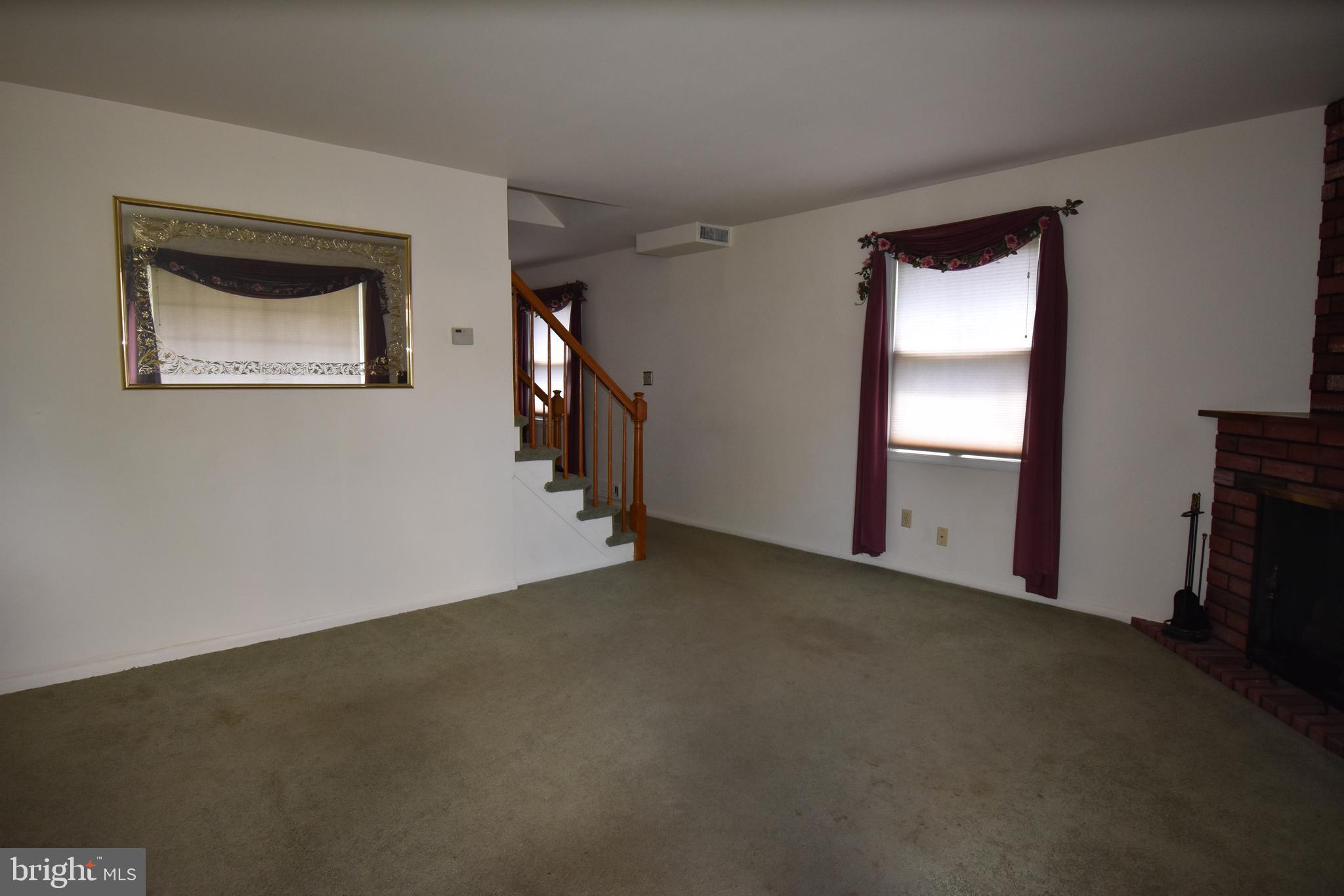 1753 Stokesley Road Baltimore, MD 21222 - Photo 7 of 33 Plenty of Natural Light
