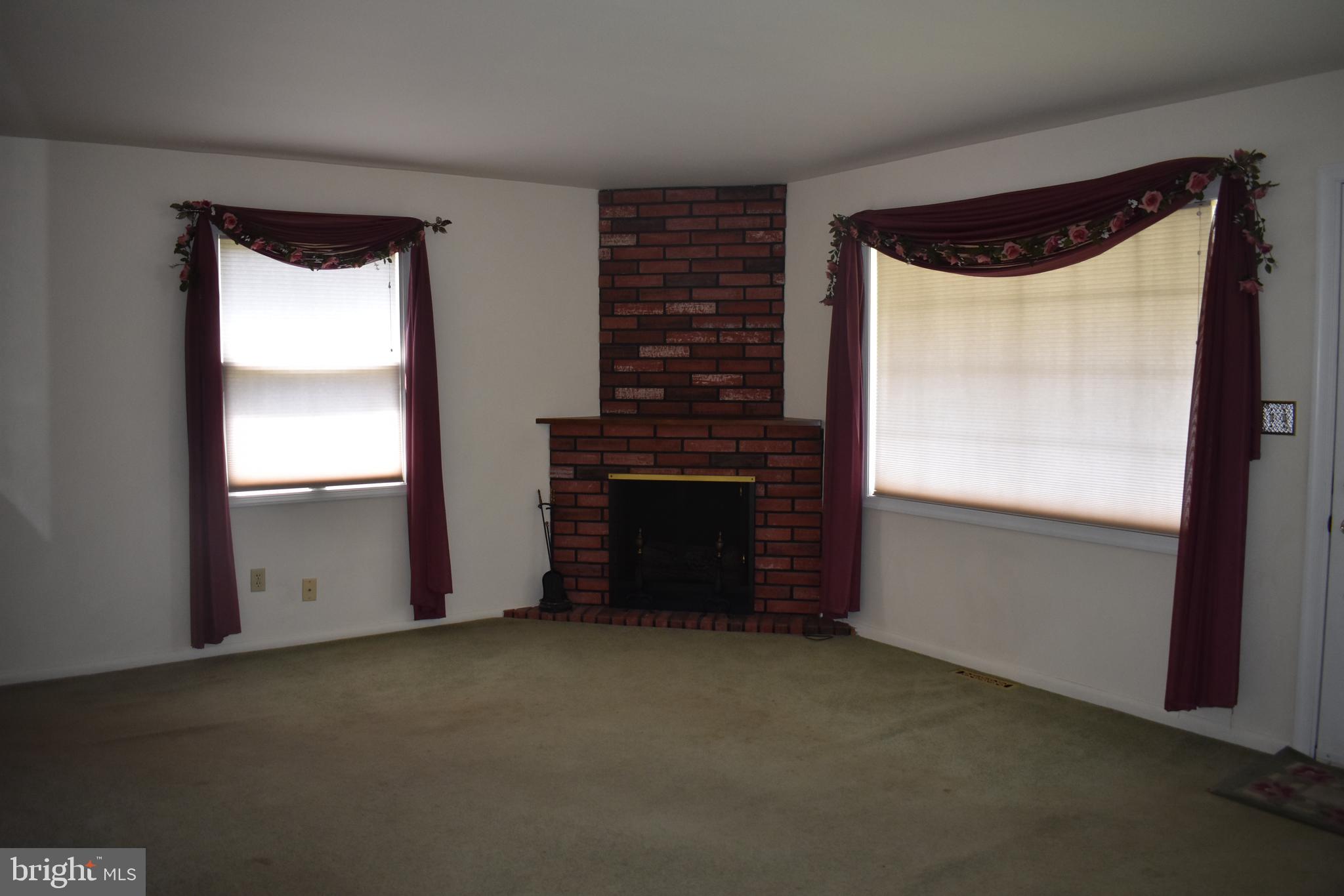 1753 Stokesley Road Baltimore, MD 21222 - Photo 8 of 33 Fireplace
