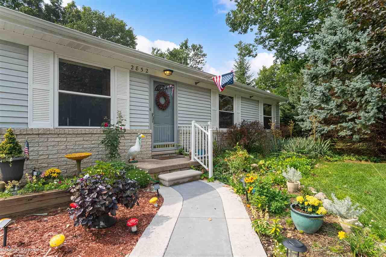 2852 Simpson Drive Rochester Hills, MI 48309 - Photo 3 of 31