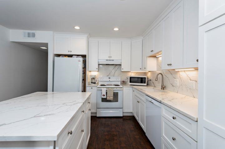 710 South Mobile Street, Unit 52 Fairhope, AL 36532 - Photo 2 of 58 Kitchen