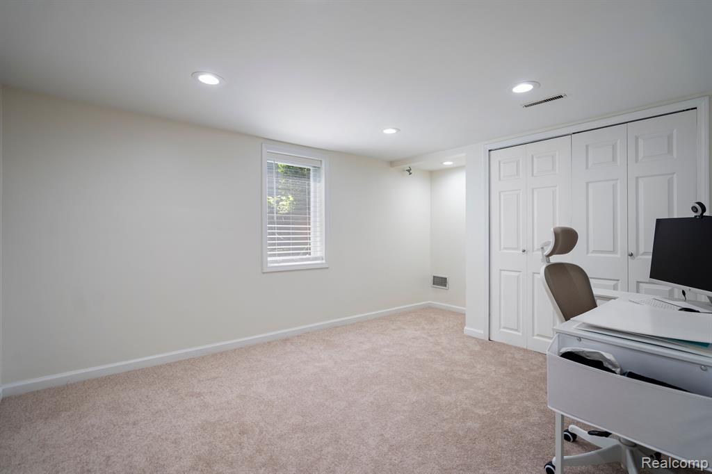 212 North Alice Avenue Rochester, MI 48307 - Photo 24 of 28
