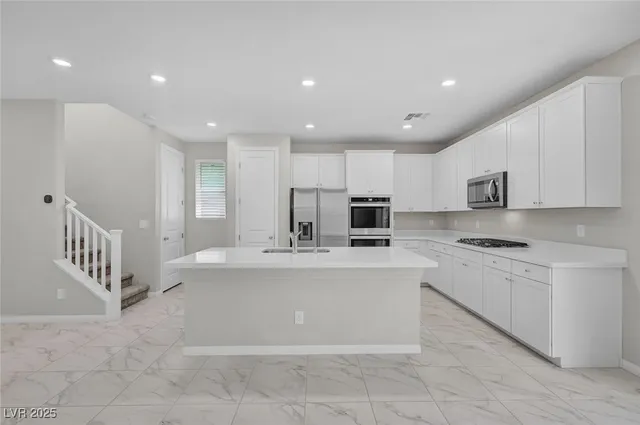 $3,050 | 4165 Royal Melody Court, Las Vegas, NV 89135