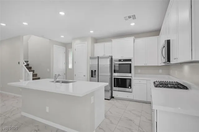 $3,050 | 4165 Royal Melody Court, Las Vegas, NV 89135