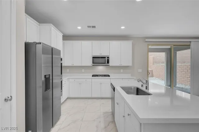 $3,050 | 4165 Royal Melody Court, Las Vegas, NV 89135