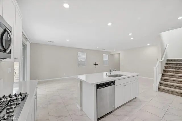 $3,050 | 4165 Royal Melody Court, Las Vegas, NV 89135