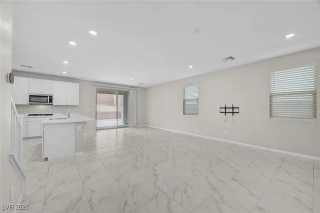 $3,050 | 4165 Royal Melody Court, Las Vegas, NV 89135