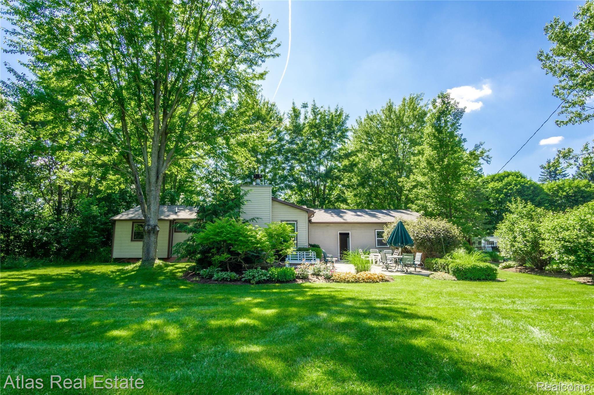 5087 Walker Road Davison, MI 48423 - Photo 6 of 36 Exteriors (6 of 21).jpg