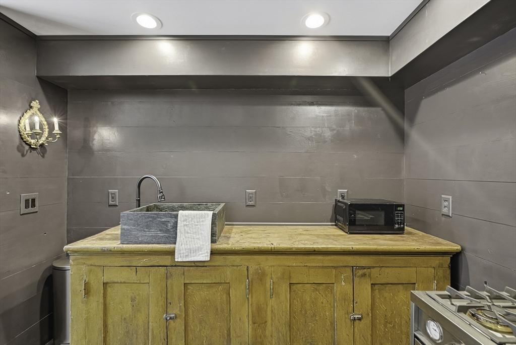 44 Merlin Court, Unit 44 Worcester, MA 01602 - Photo 14 of 35