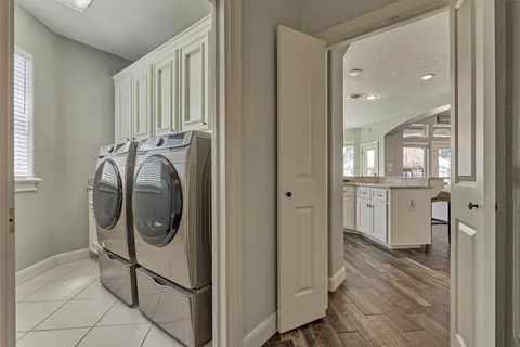 $1,295,000 | 202 Edgemar Road, Montgomery, TX 77356