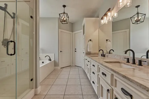 $1,295,000 | 202 Edgemar Road, Montgomery, TX 77356