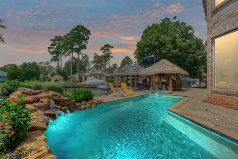 $1,295,000 | 202 Edgemar Road, Montgomery, TX 77356