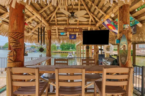 $1,295,000 | 202 Edgemar Road, Montgomery, TX 77356