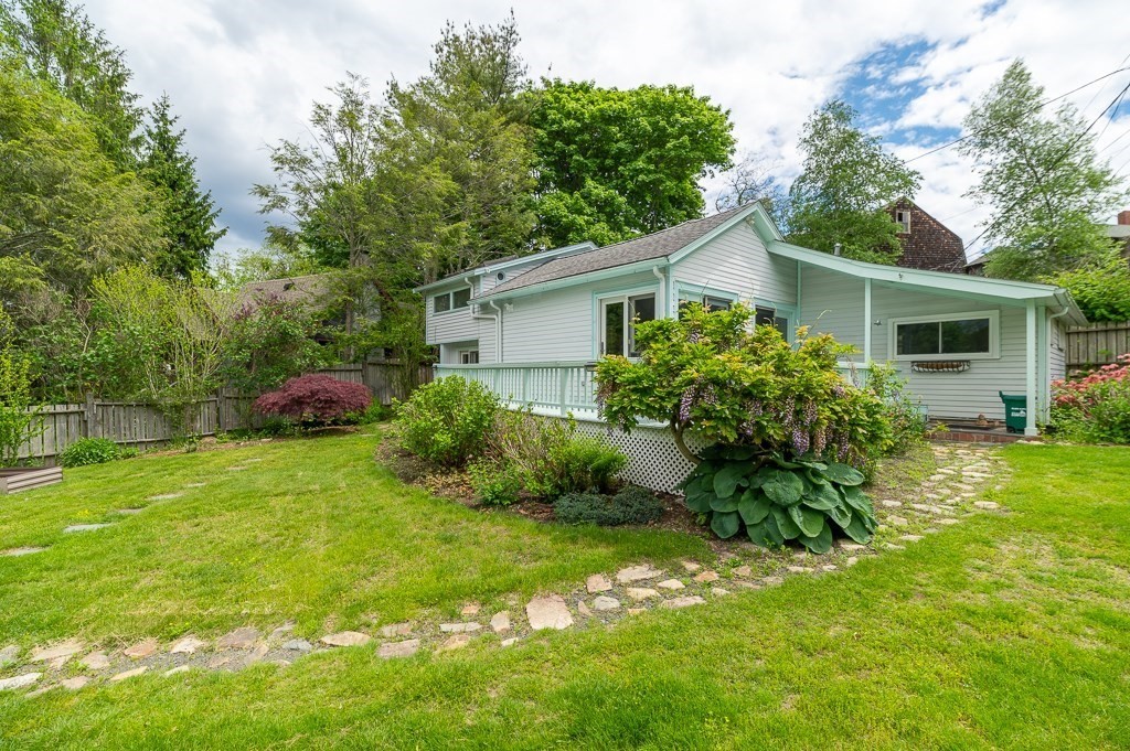7 Lighthouse Way Gloucester, MA 01930 - Photo 3 of 25