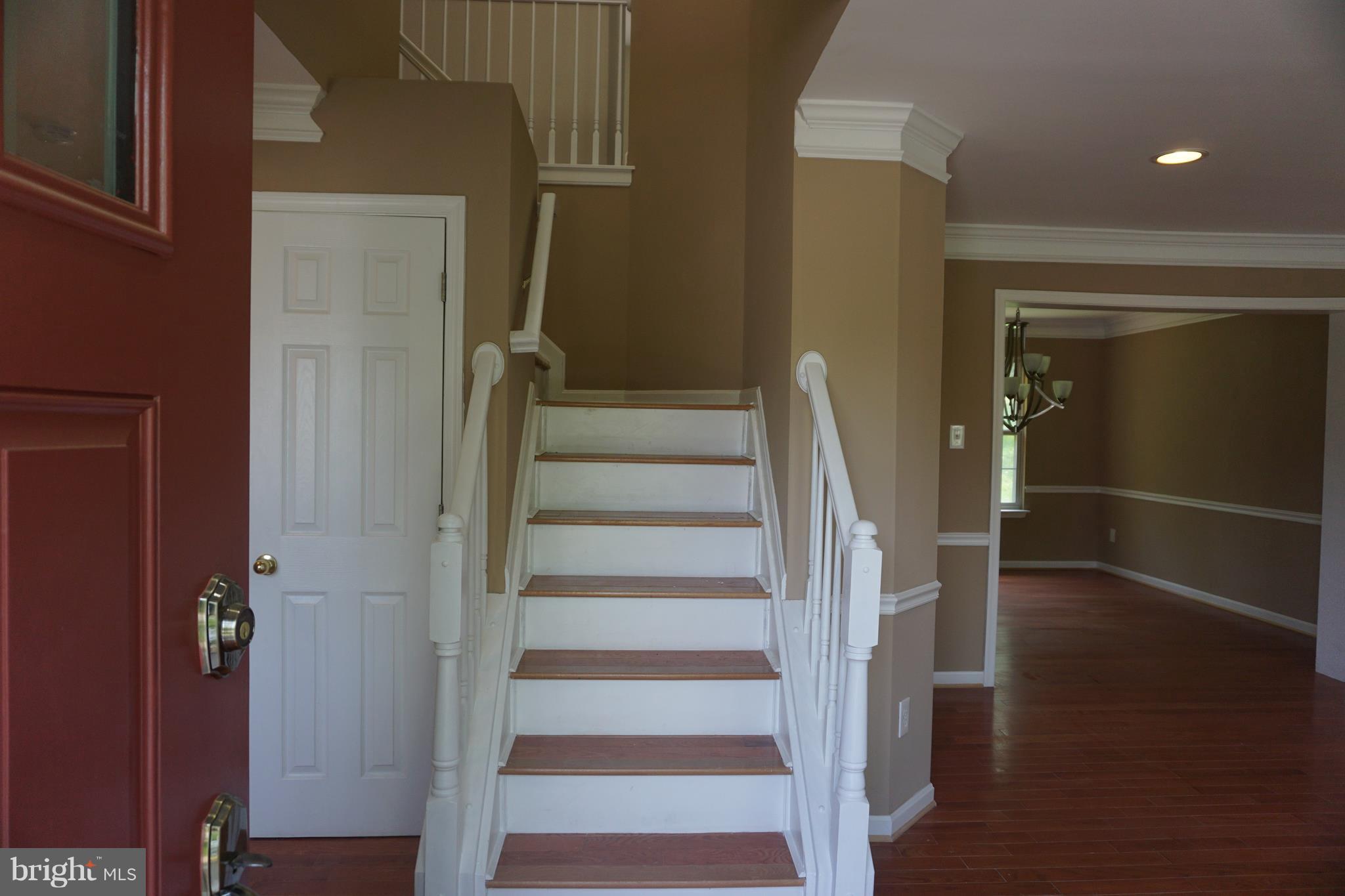 9607 Utica Place Springdale, MD 20721 - Photo 5 of 24 Interior (General)
