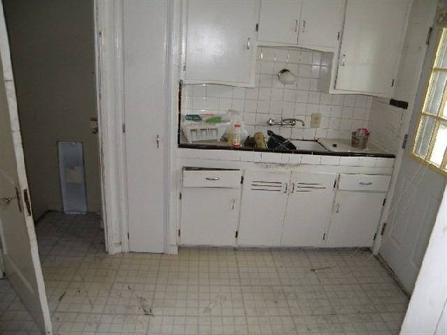 22186-22190 Moross Road Grosse Pointe, MI 48236 - Photo 2 of 8 31070052-1.JPG