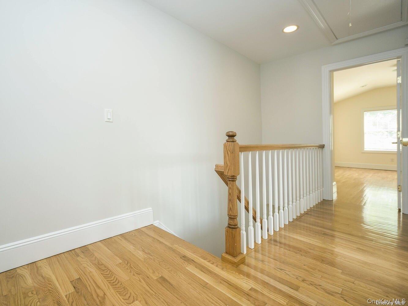 51 Inwood Road, Unit B Port Washington, NY 11050 - Photo 14 of 33