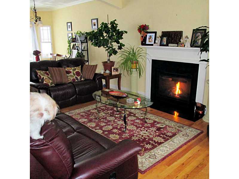10 Timber Lane Exeter, RI 02822 - Photo 3 of 6 Living Room.