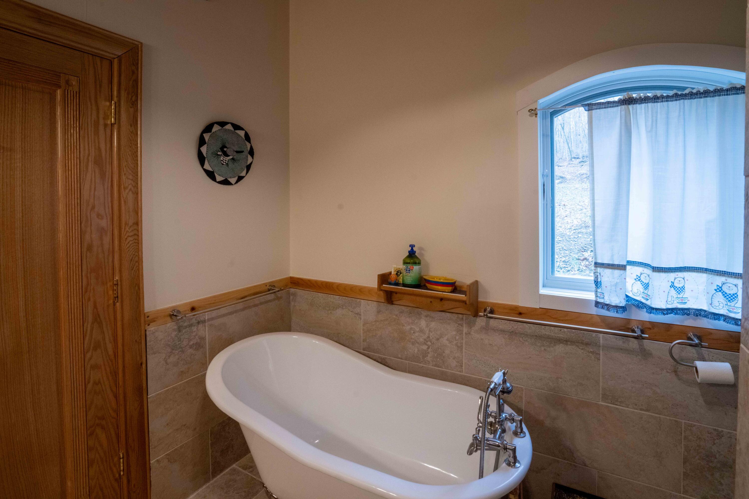 4 Ingalls East Liberty, ME 04949 - Photo 21 of 39 4 Ingalls w liberty-10