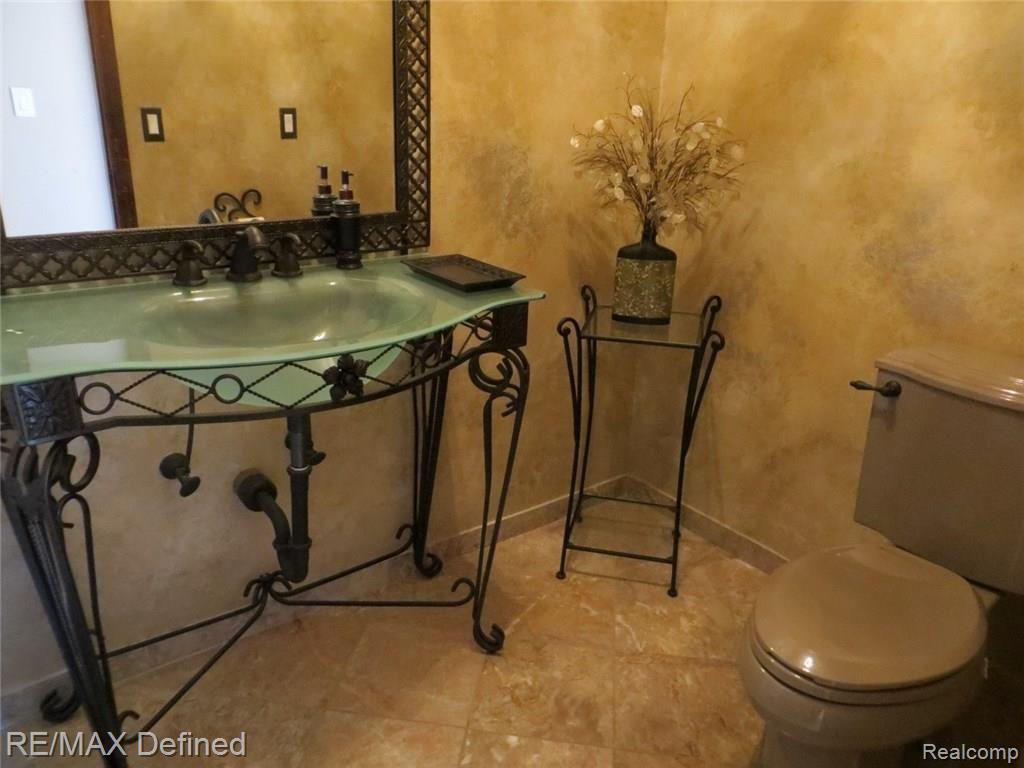 1870 Jason Circle Rochester Hills, MI 48306 - Photo 8 of 11