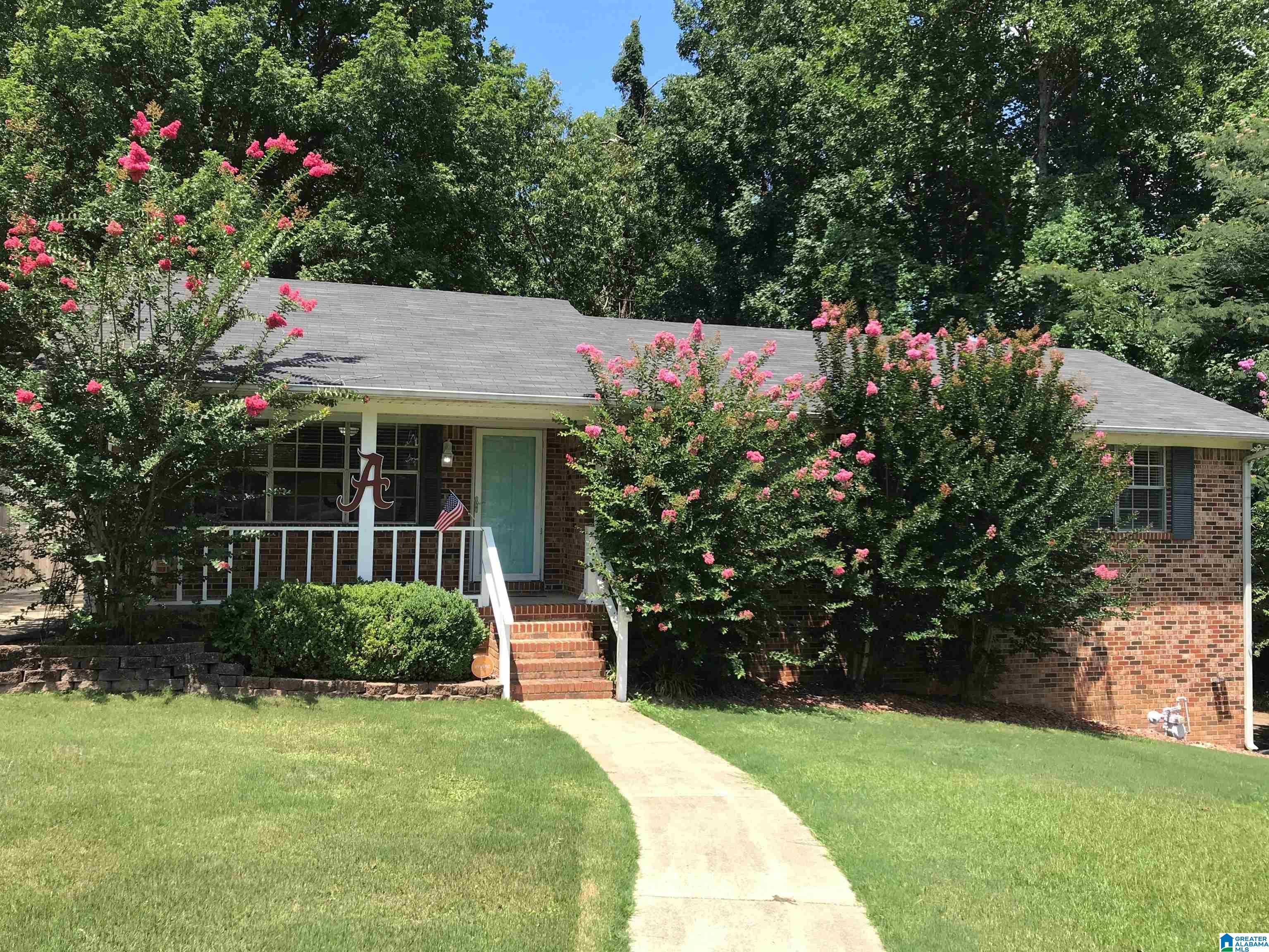 1722 Gardenridge Road Gardendale, AL 35071 - Photo 2 of 38