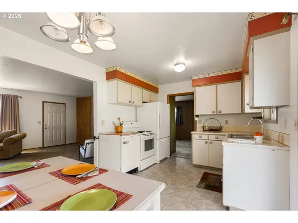 $399,900 | 4203 Southwest Sheridan Avenue, Pendleton, OR 97801