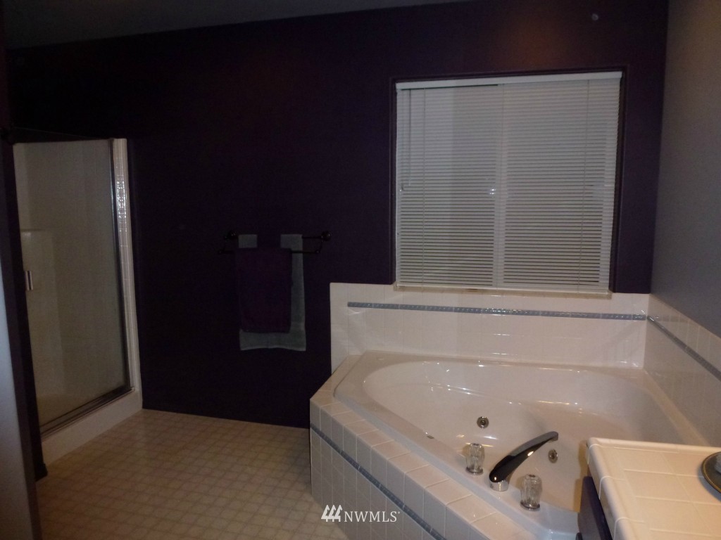 2003 Northwest Mountain View Road Silverdale, WA 98383 - Photo 14 of 21 Gallery Image 14