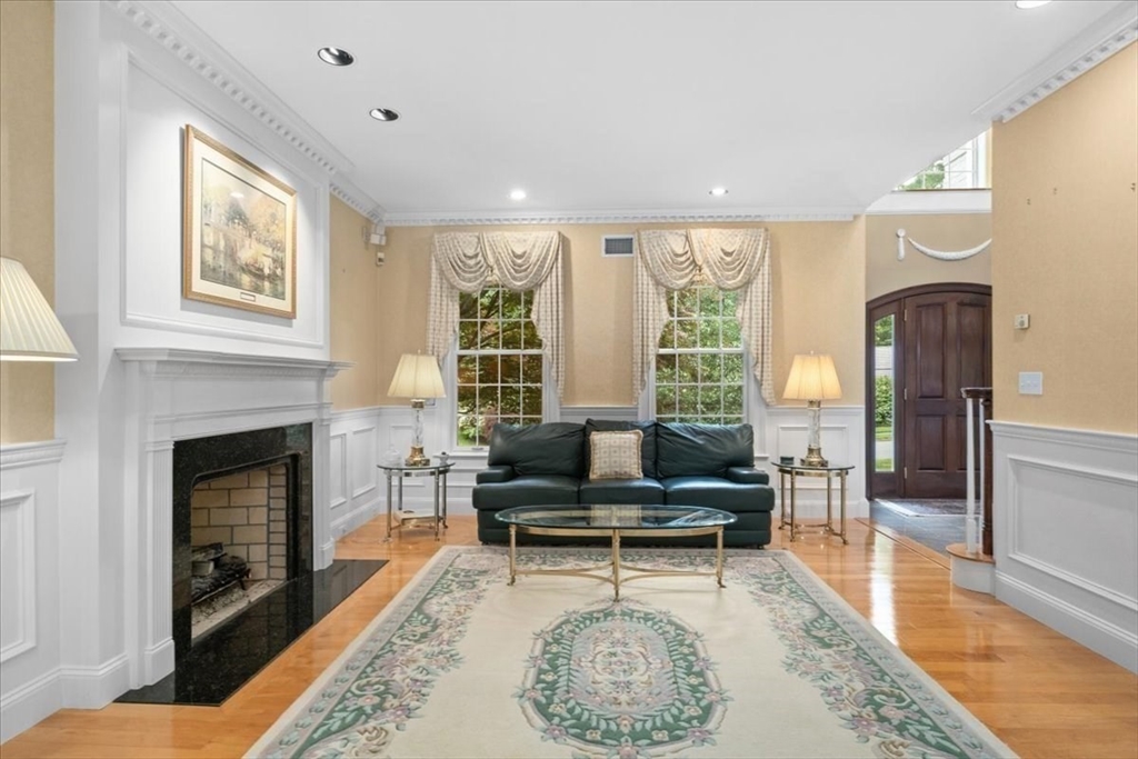 54 Wagon Road Walpole, MA 02081 - Photo 5 of 42 Gallery Image 5