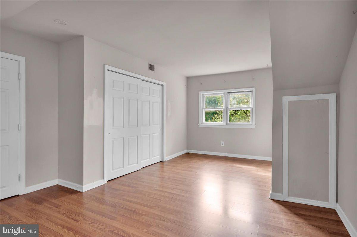 40 Fairfax Drive Cinnaminson, NJ 08077 - Photo 19 of 31 Bedroom 3 closet & storage