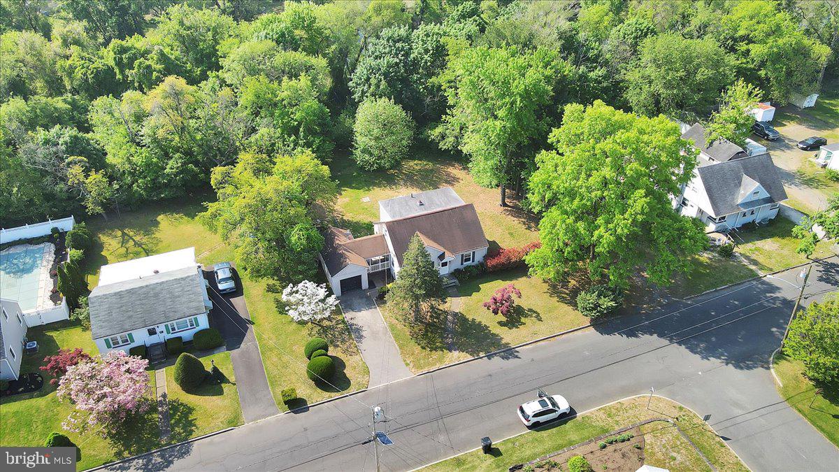 40 Fairfax Drive Cinnaminson, NJ 08077 - Photo 25 of 31 quiet street