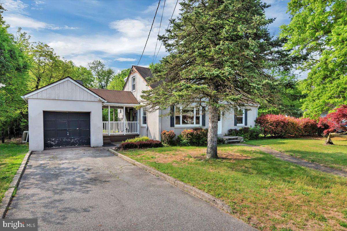 40 Fairfax Drive Cinnaminson, NJ 08077 - Photo 3 of 31 Covered breezeway to garage