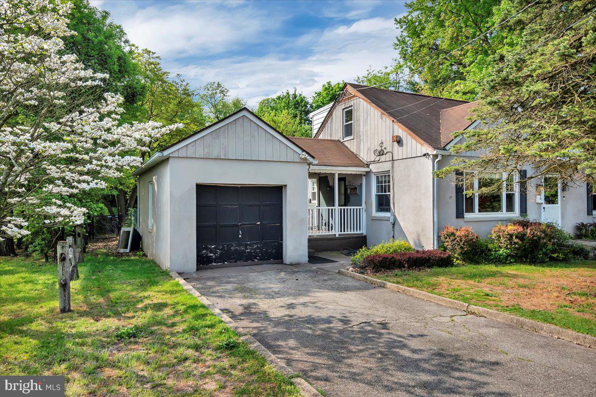 40 Fairfax Drive Cinnaminson, NJ 08077 - Photo 4 of 31 Manuel garage door