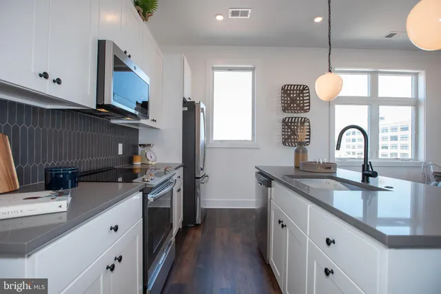 $1,192 | 2940 West Thompson Street, Unit 102, Philadelphia, PA 19121