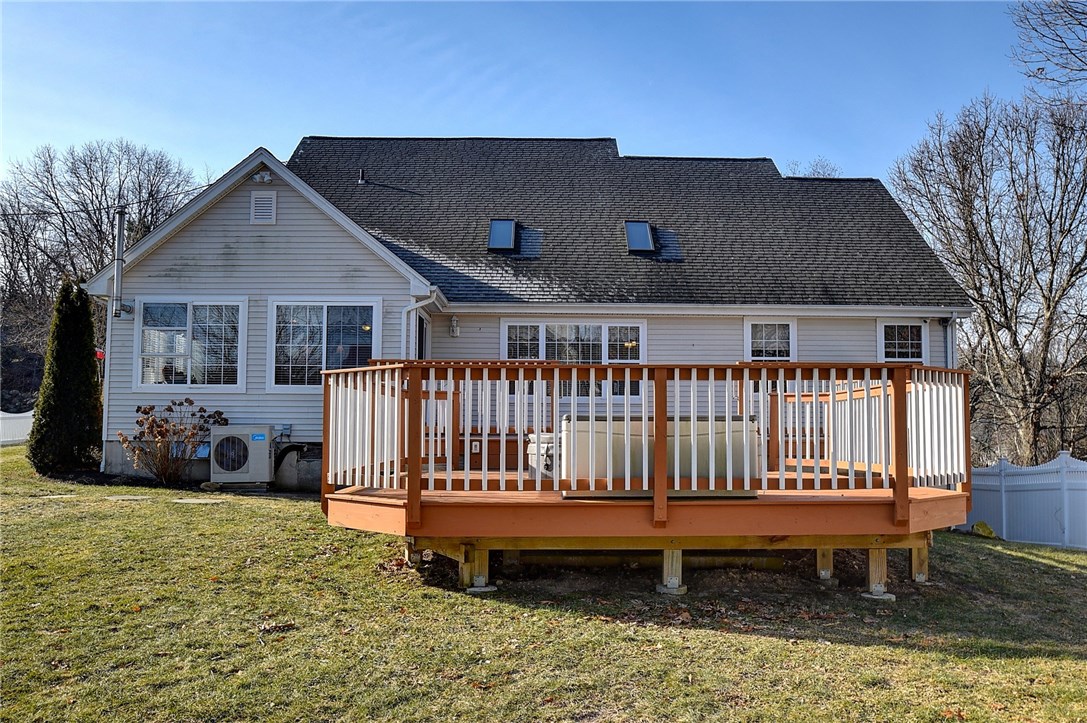 47 Trolley Lane Westerly, RI 02891 - Photo 4 of 39 Gallery Image 4