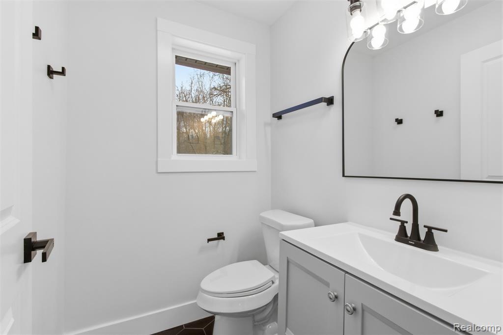 23157 Karr Road Belleville, MI 48111 - Photo 12 of 35 Gallery Image 12