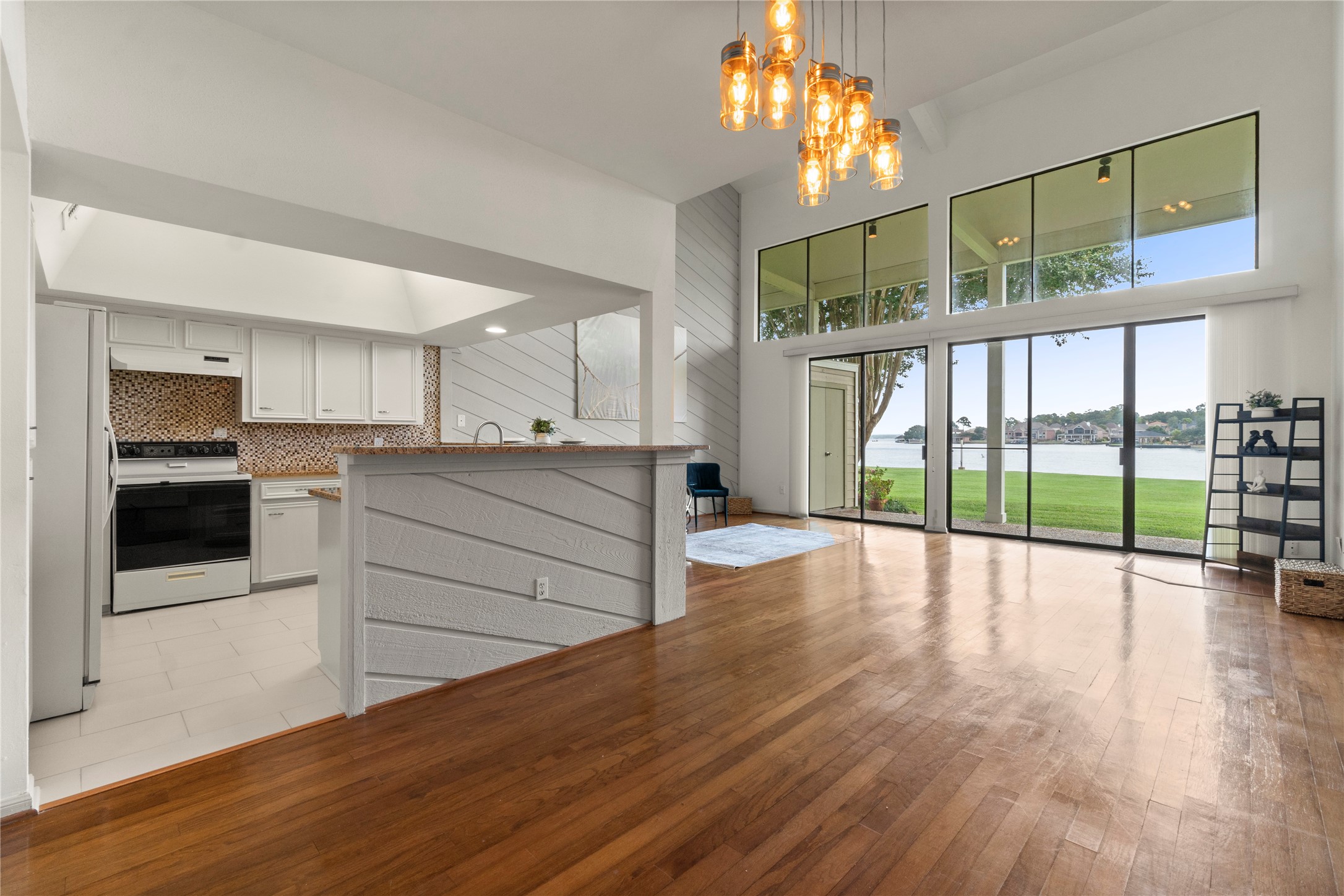 135 April Point Drive South Conroe, TX 77356 - Photo 13 of 46