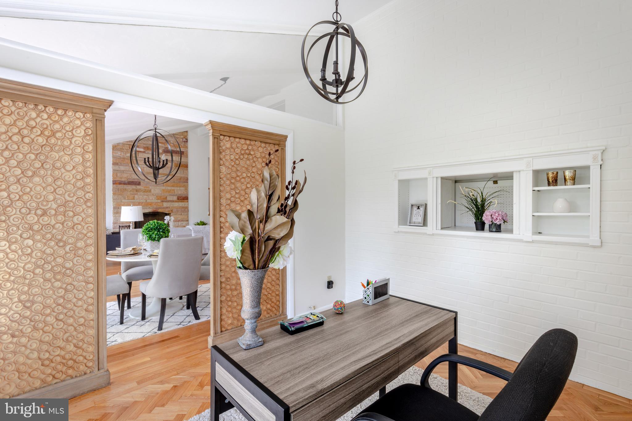 8221 West Beach Terrace Northwest Washington, DC 20012 - Photo 8 of 23 Office with built-ins
