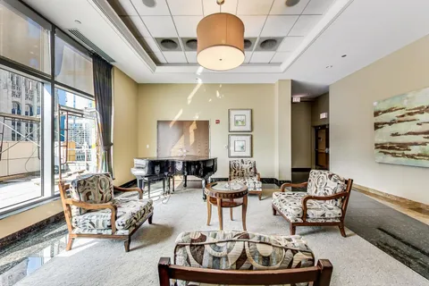 $399,900 | 160 East Illinois Street, Unit 1005, Chicago, IL 60611