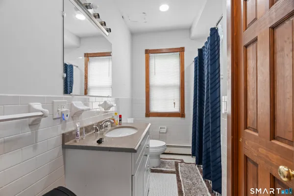 $2,300 | 623 Whitney Avenue, Unit 3, New Haven, CT 06511