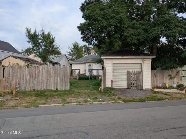 $29,000 | 450 Eleanor Street, Schenectady, NY 12306