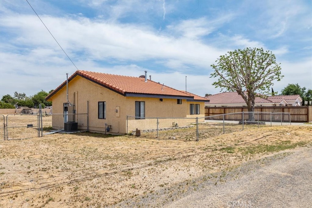 43324 45th Street West Lancaster, CA 93536 - Photo 3 of 22