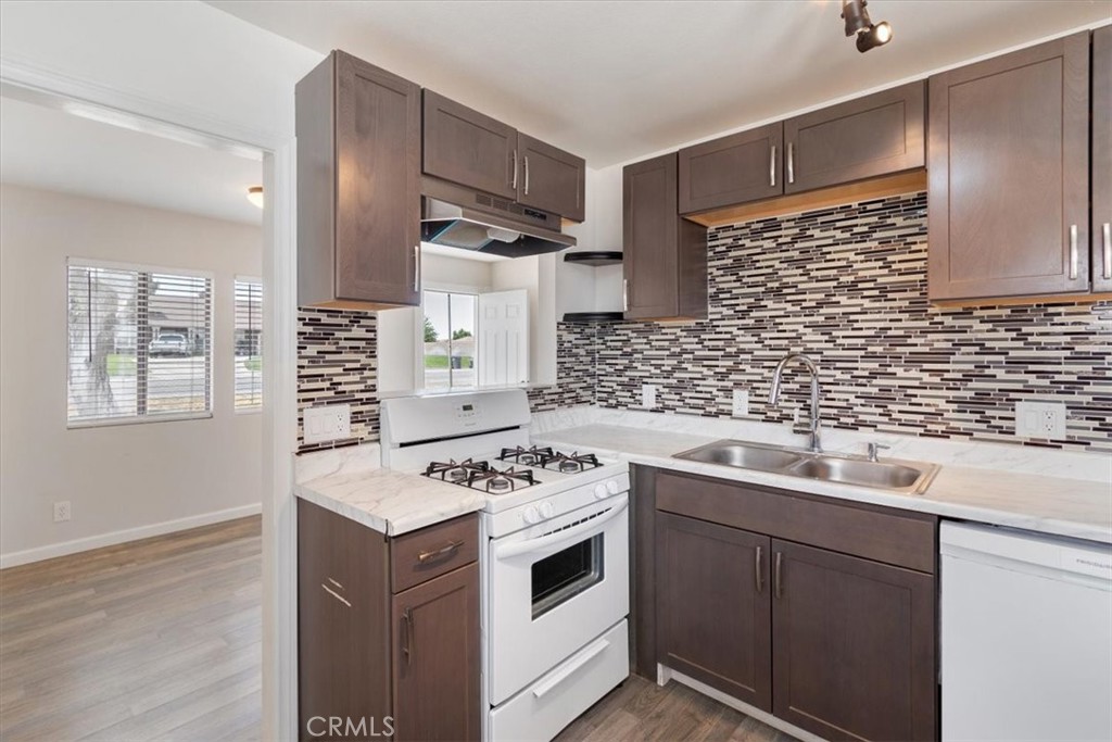 43324 45th Street West Lancaster, CA 93536 - Photo 8 of 22