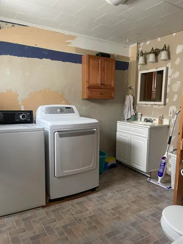 $73,900 | 47 Enfield Road, Lincoln, ME 04457