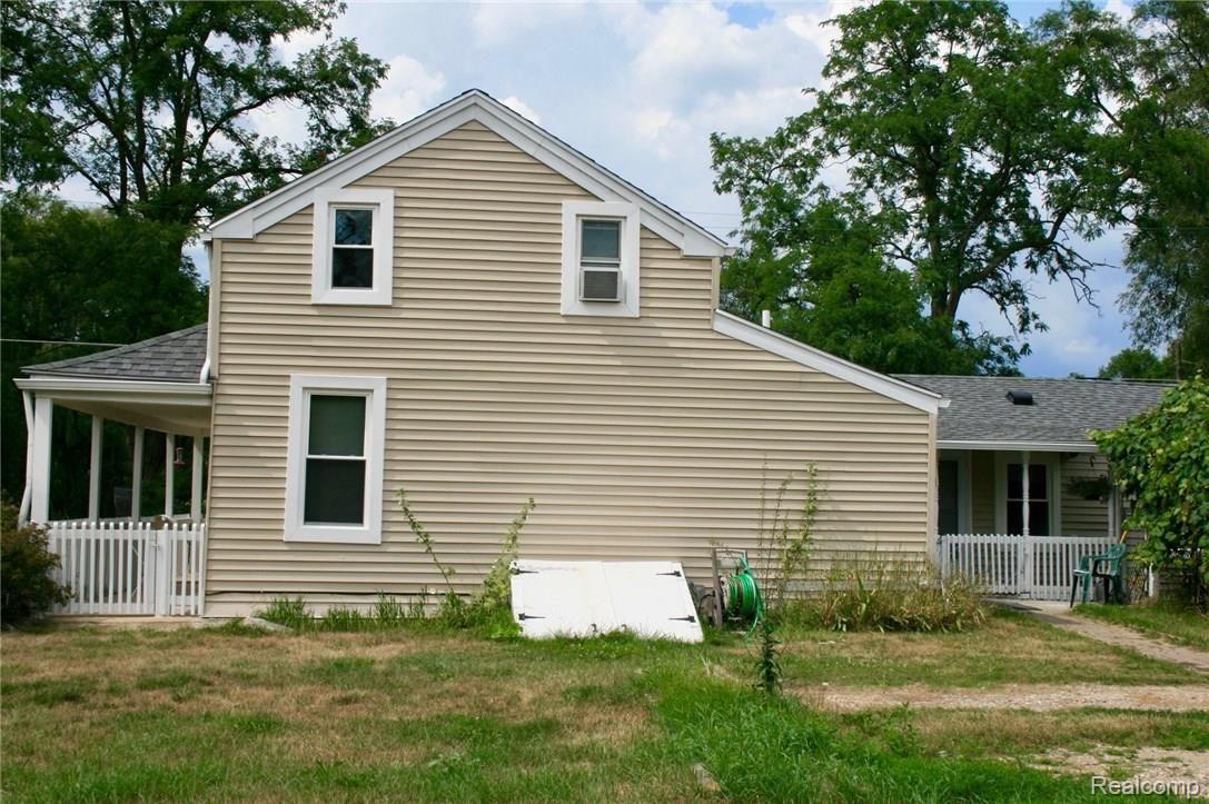 9022 Parshallville Road Fenton, MI 48430 - Photo 12 of 17 Side of home