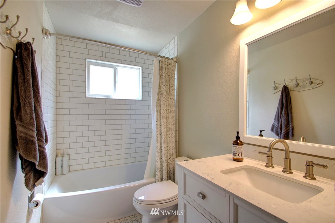 355 Russell Road Camano Island, WA 98282 - Photo 16 of 24 Gallery Image 16