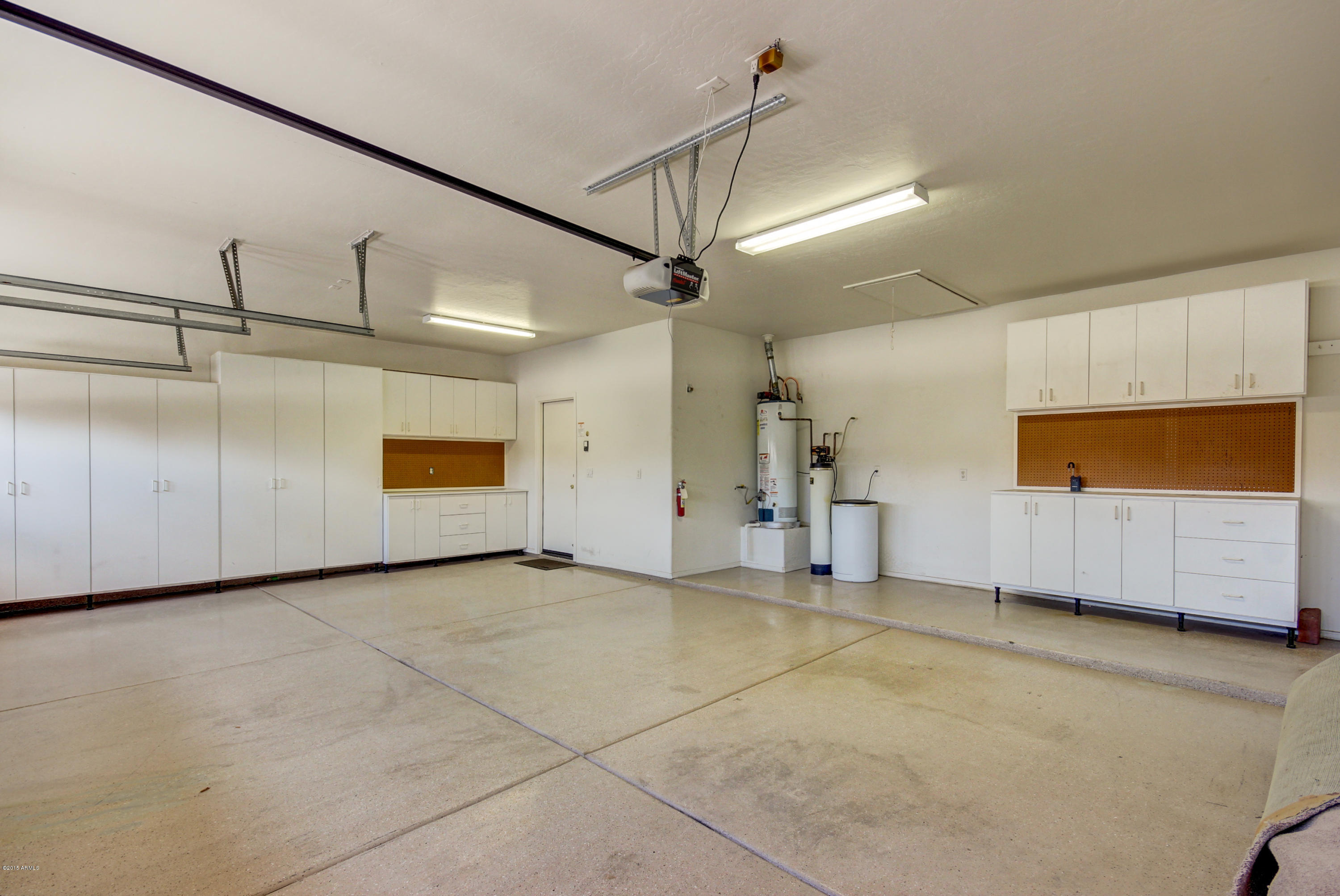 305 West Del Rio Street Gilbert, AZ 85233 - Photo 42 of 46 Garage (3)