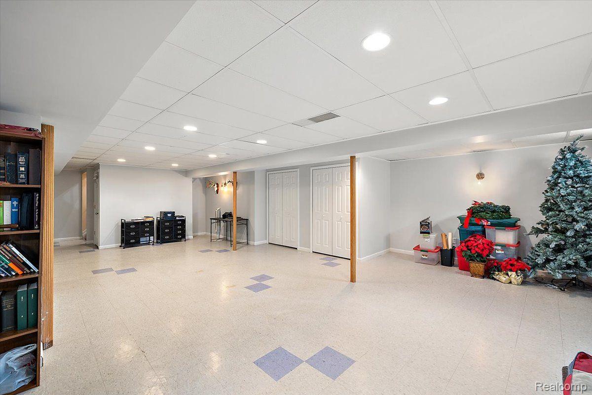 38885 Radde Street Clinton Township, MI 48036 - Photo 31 of 51 Gallery Image 31