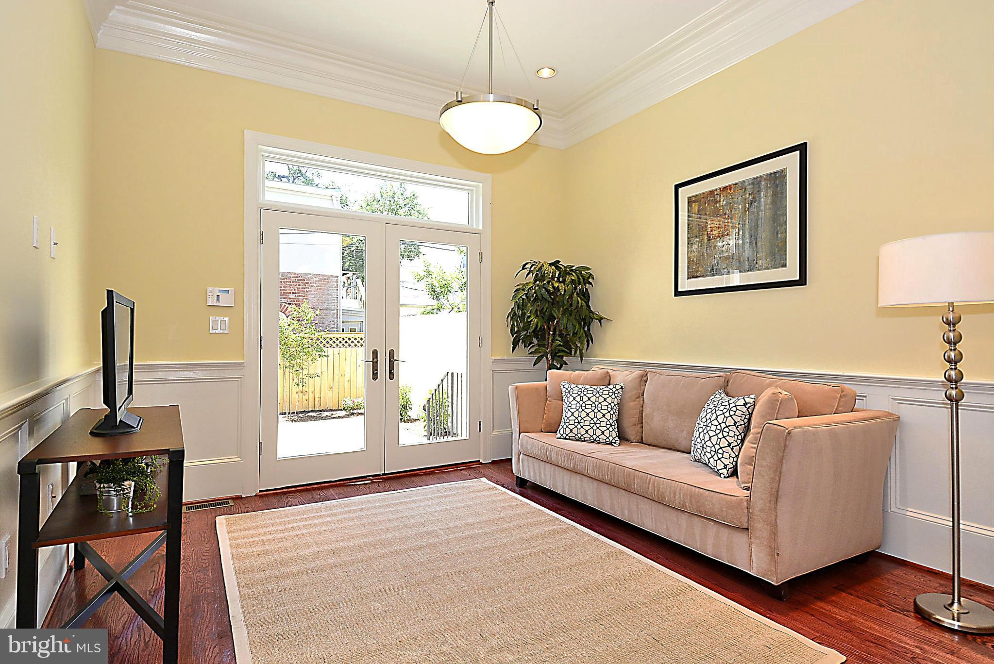 1530 15th Street Northwest Washington, DC 20005 - Photo 6 of 12 Family Room