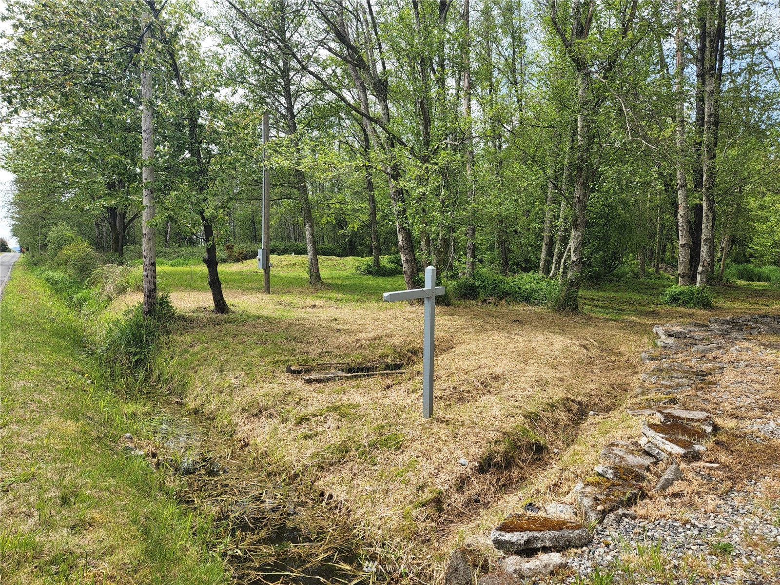 6581 Olson Road Ferndale, WA 98248 - Photo 5 of 27 a view of a basketball area